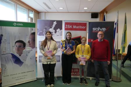 344743580_762529215503852_8252621158303476473_n anja